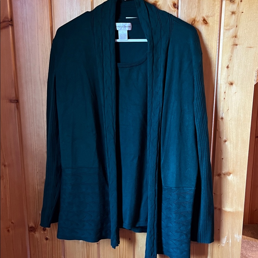 Draper’s and Damons sweater set size XL.
